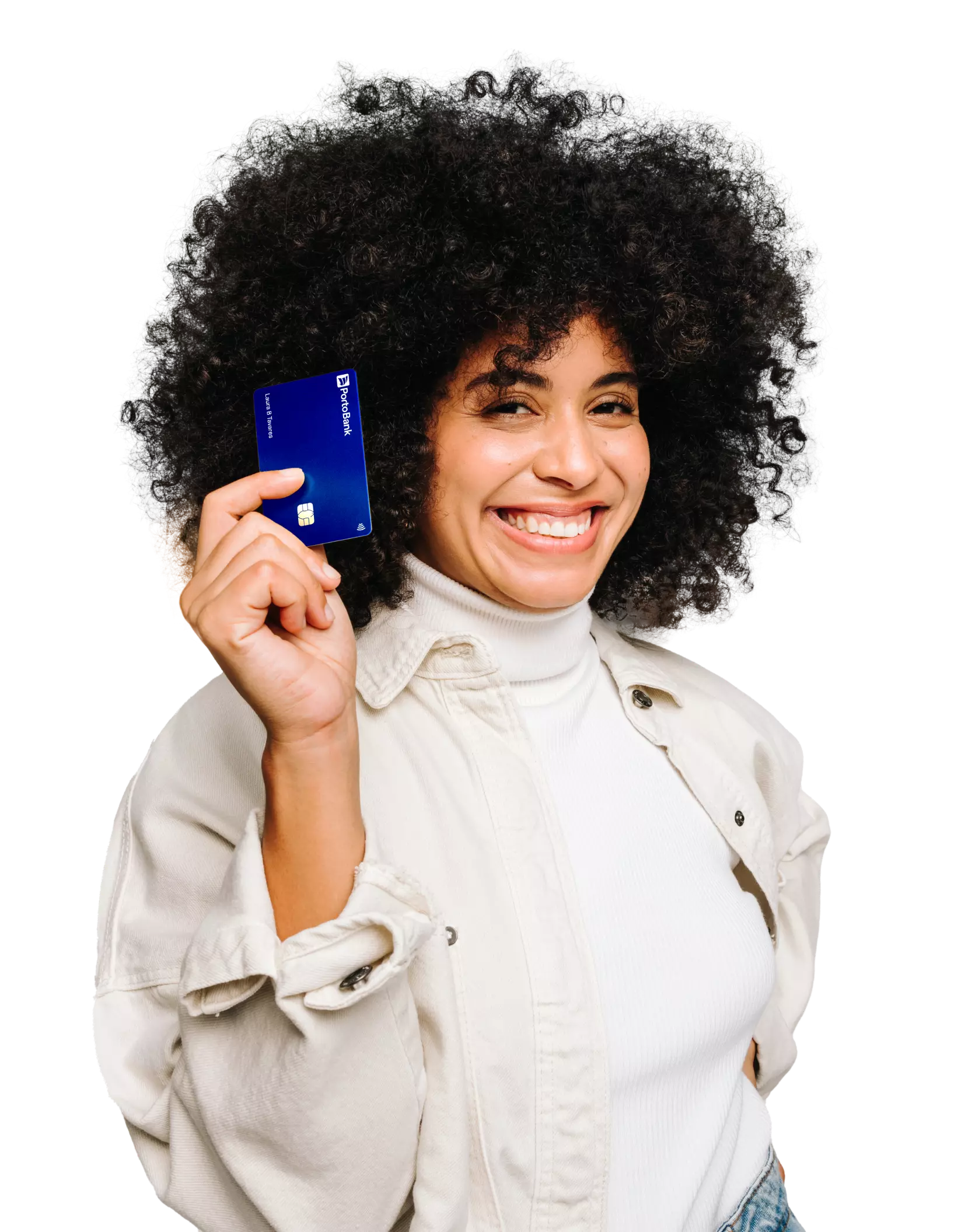 Mulher sorrindo segurando o Cartão Porto Bank